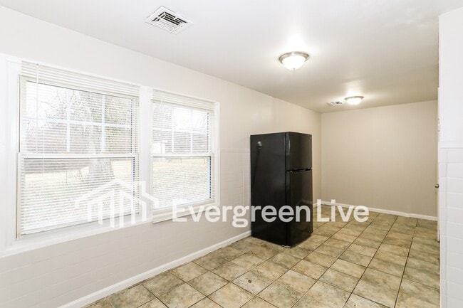 Building Photo - 9209 Meadowglen Dr