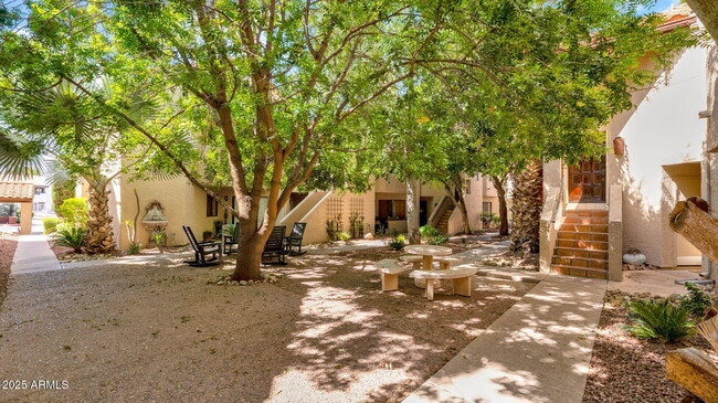 Primary Photo - 10301 N 70th St