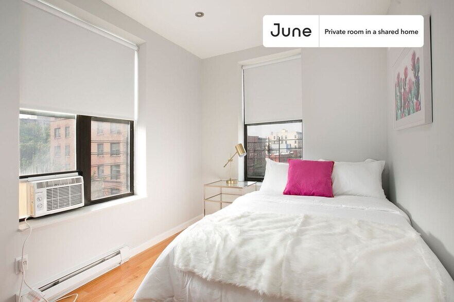 Primary Photo - Private bedroom in 3 bed/1.5 bath Home