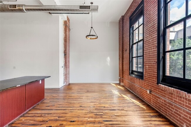 Building Photo - 1520 Washington Ave
