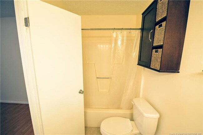 Building Photo - 206 Villa Dr