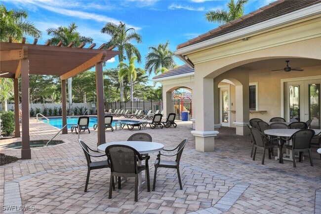 Building Photo - 1685 Serrano Cir