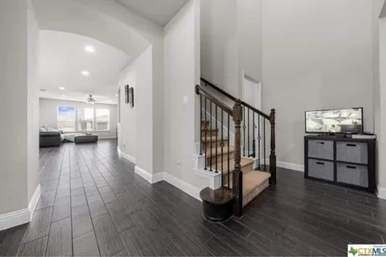 Building Photo - 807 Old World Dr