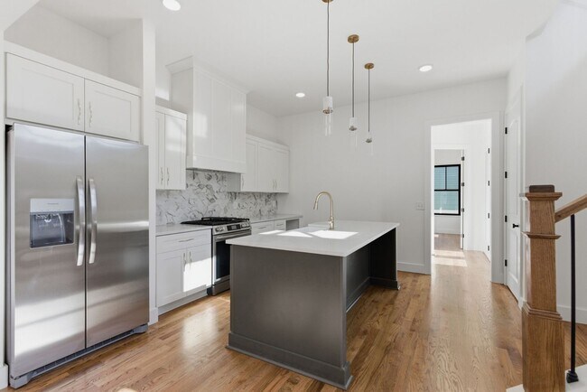 Building Photo - Stunning 4 bedroom East Nashville New Construction