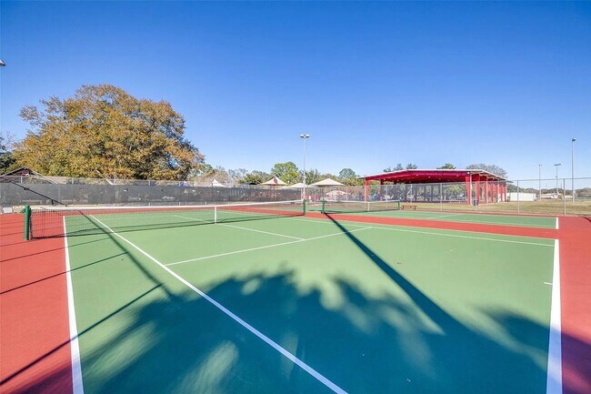 Building Photo - 6818 Yellow Jessamine Ln