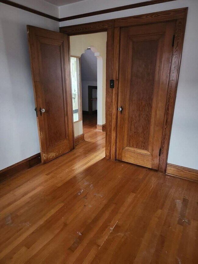 Building Photo - 2330 N 61st St