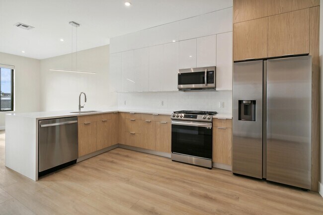 Building Photo - 6800 Polk St