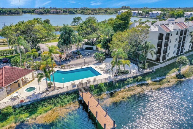 Building Photo - 117 Lake Emerald Dr