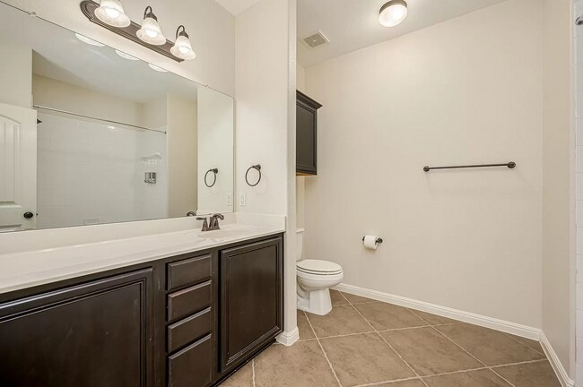 Bathroom - second floor - 7320 Colina Vista Loop