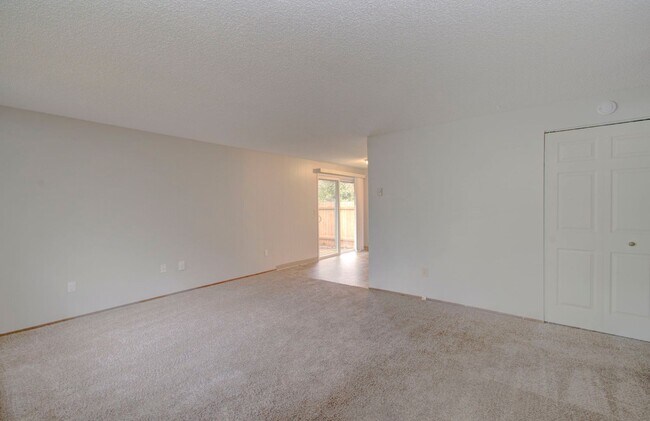 Building Photo - Elias / Boyd 701-03