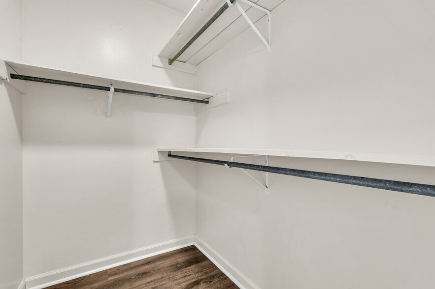 Building Photo - 162 High St