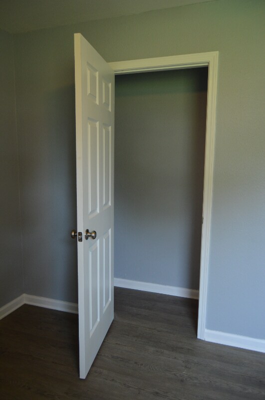 Building Photo - 219 Leon St