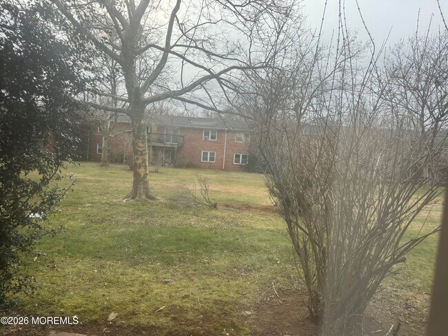 Building Photo - 96 East Ave