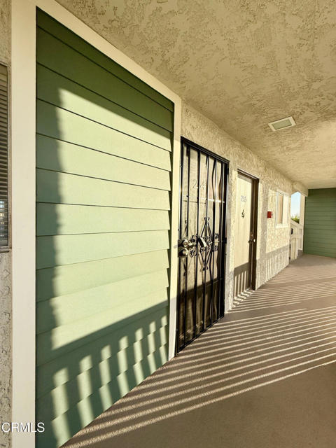 Building Photo - 259 S Ventura Rd