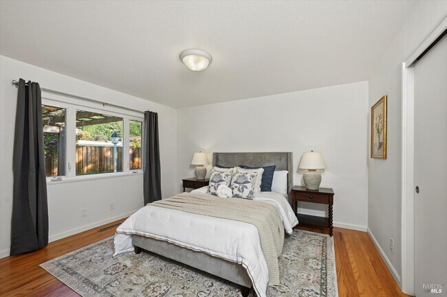 Building Photo - 2410 Mendota Way