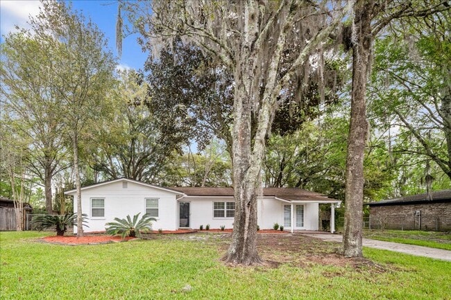 Building Photo - 3/2 with 1/1 In Law Suite in  Heritage Farms Orange Park South
