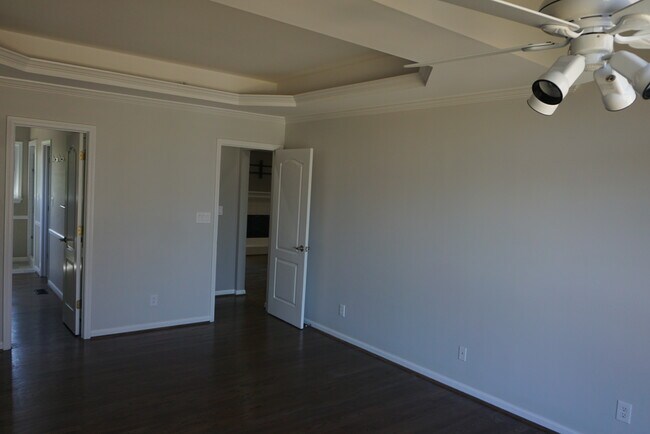 Building Photo - 612 Tiffany Dr