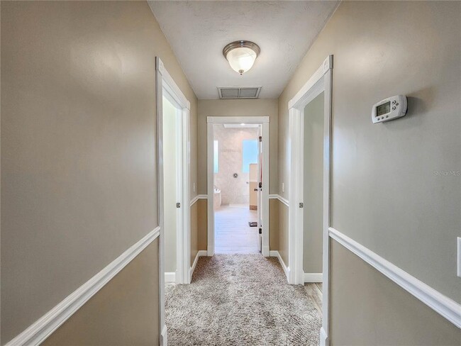 Building Photo - 1 Bay Pointe Dr