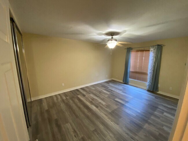 Building Photo - Stonemark on Avocado