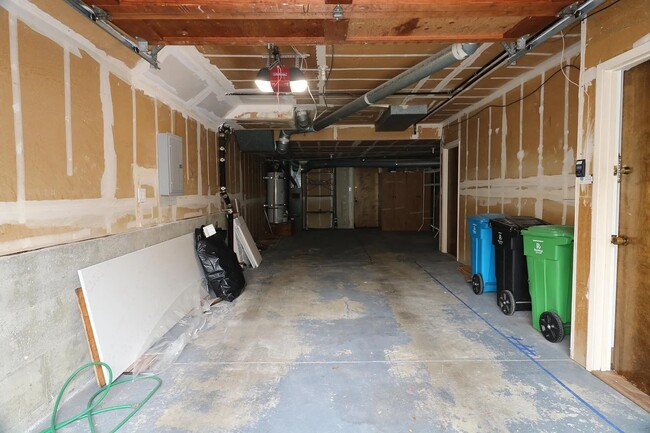 Building Photo - 128 Galewood Cir