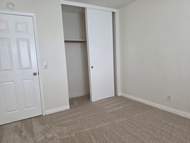 Building Photo - 27875 Avenida Armijo