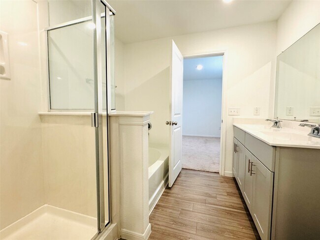 Building Photo - 1040 Greenshank Dr