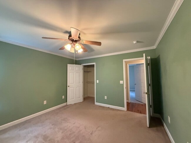 Building Photo - Three bedroom, 2 bath house in Haw River