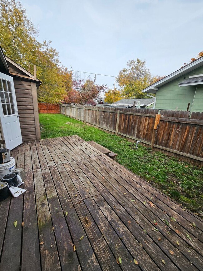 Building Photo - 2206001