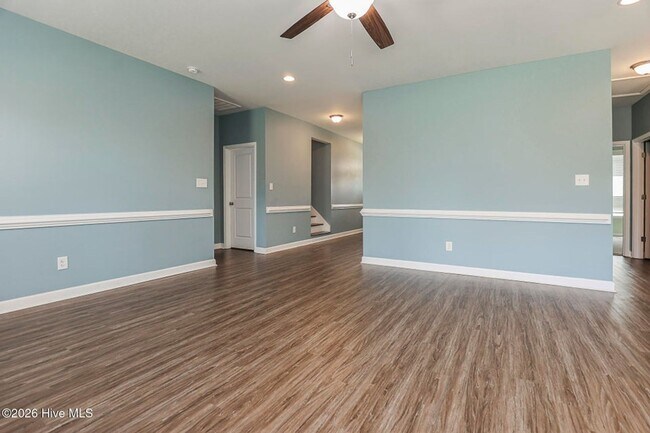 Building Photo - 223 Holly Grove Ct E