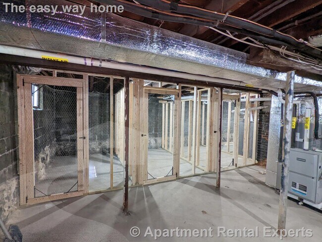 Building Photo - 8-10 Lowell Cir Unit #2