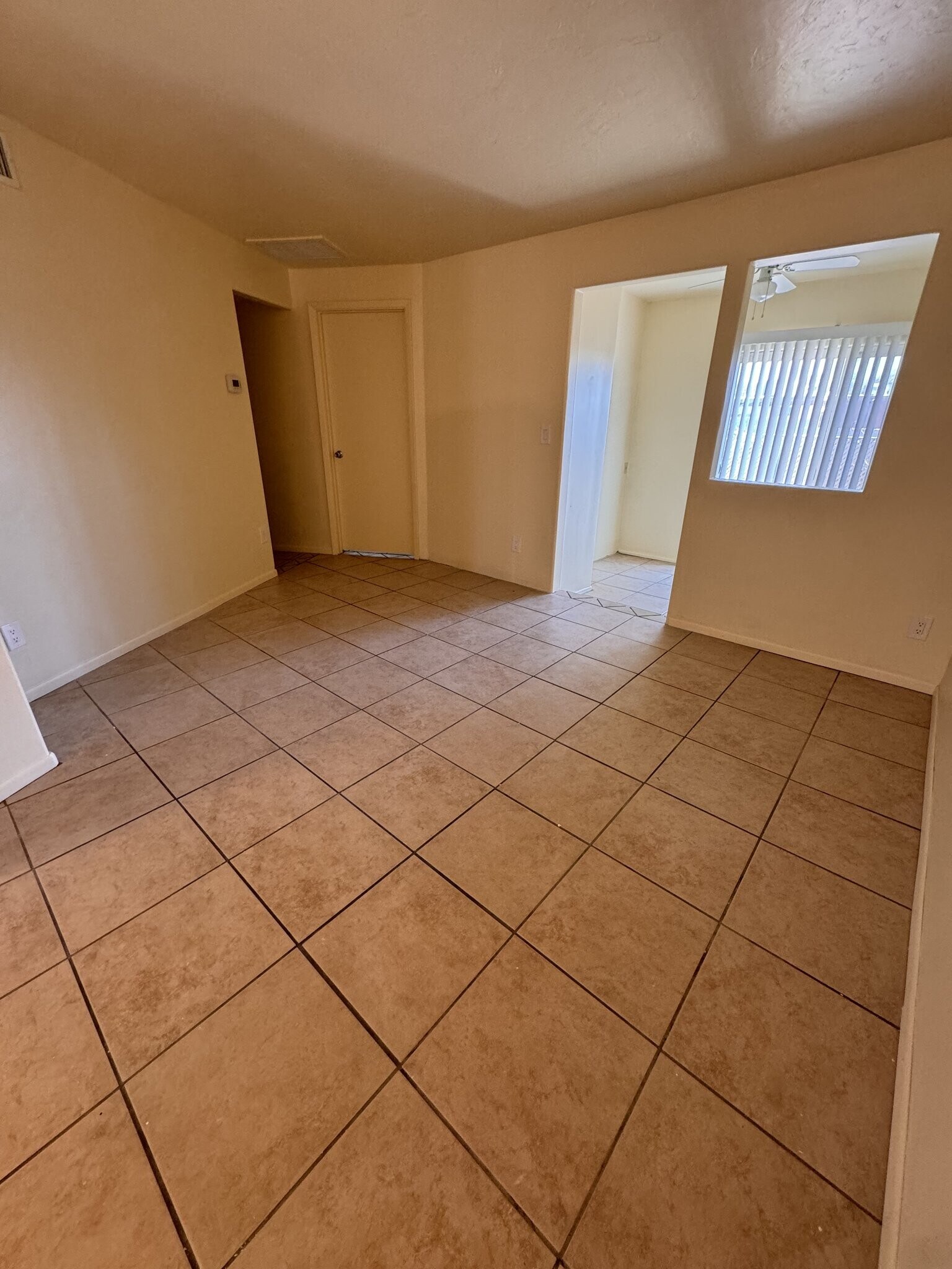 Building Photo - 3934 N Pomona Rd