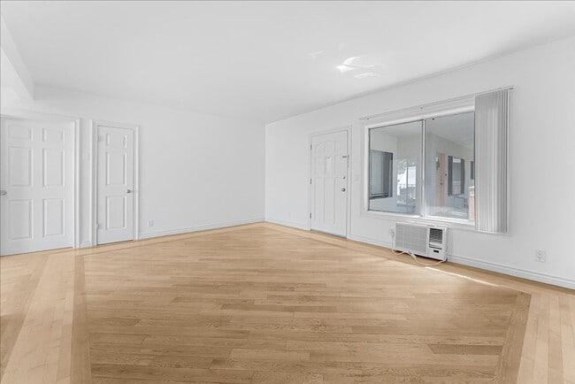 Building Photo - 11661 Erwin St