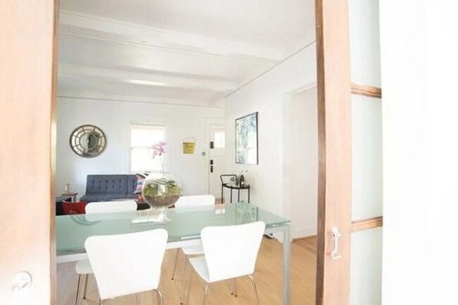 Building Photo - 1528 Mapleton Ave