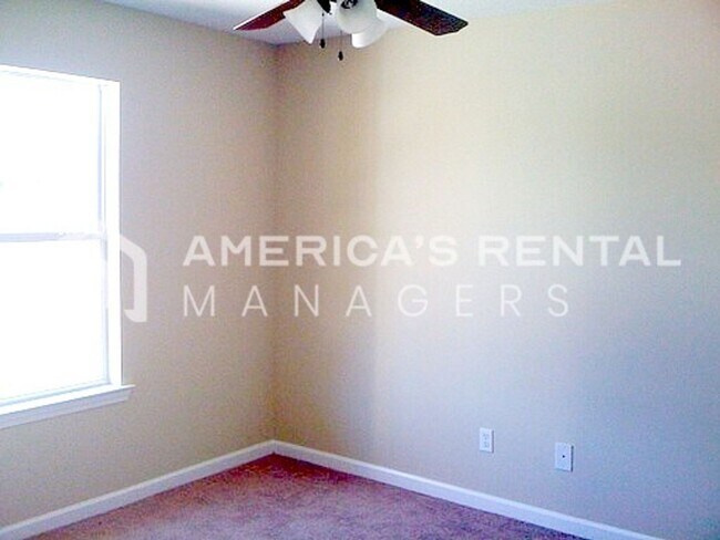 Building Photo - Great Home for Rent in Elrod!!! View with 48 Hours Notice!
