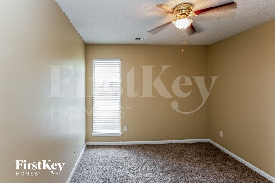 Building Photo - 6578 Bentley Cove