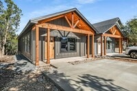 Building Photo - 122 Shady Bluff Dr