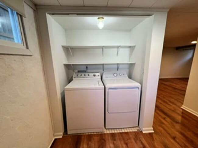 Building Photo - 117 S Jackson St