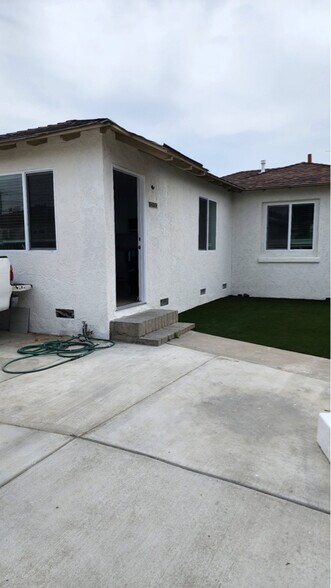 Primary Photo - 10920 Lillian Ln