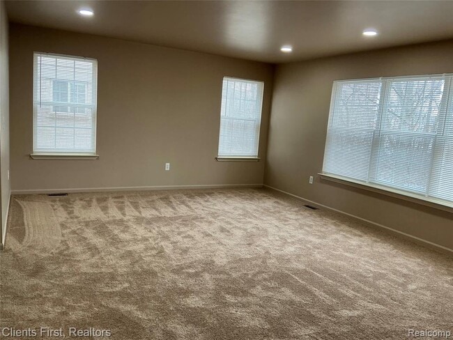 Building Photo - 48161 Nottinghill Ln