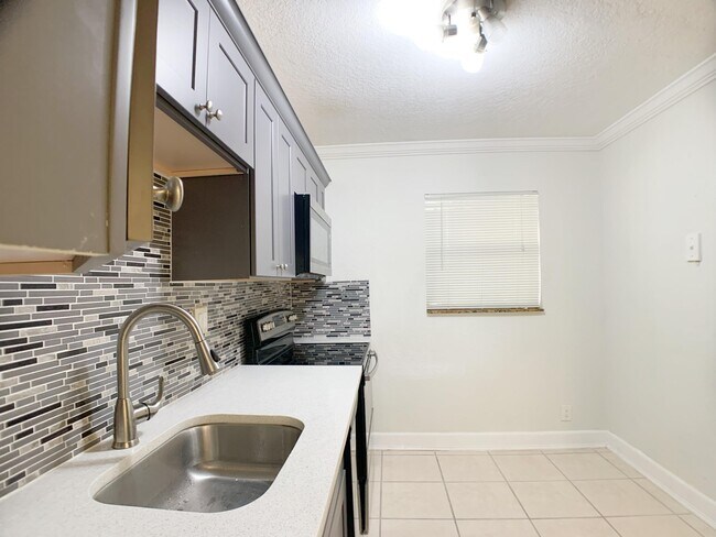 Building Photo - 8370 Sands Point Blvd