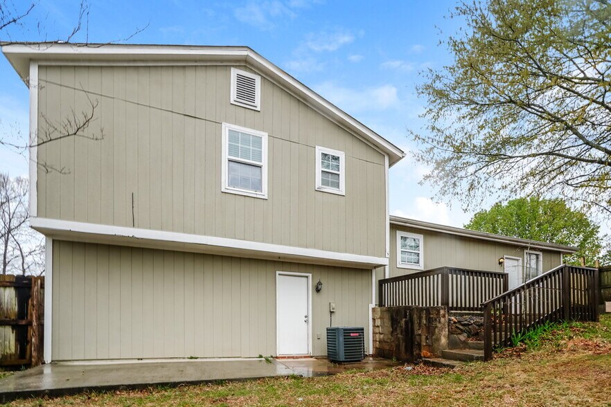 Building Photo - 4877 Plymouth Trace