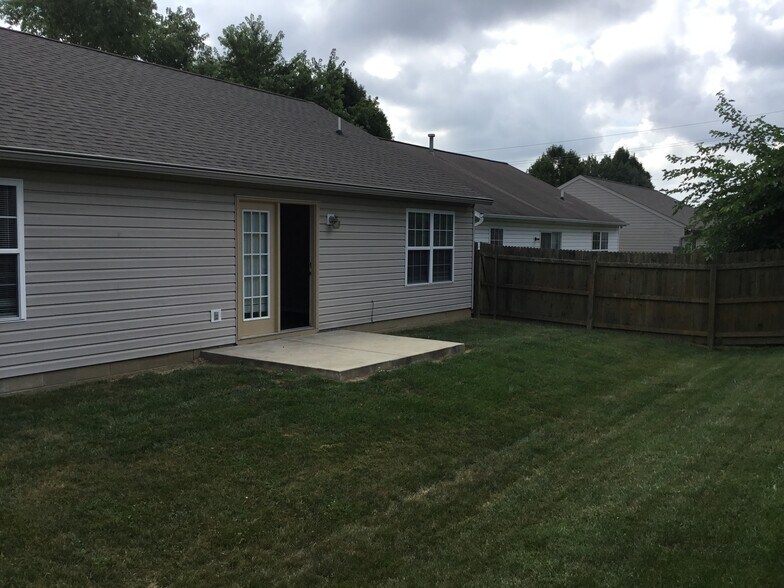 Building Photo - 2040 Theodore Dr