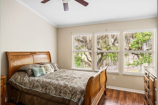 Building Photo - Beautifully Updated 2/2.5 Townhouse in the Heart of Lake Mary