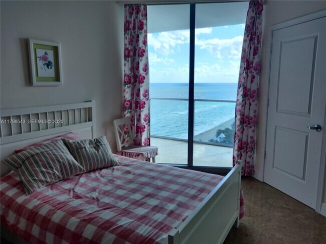 Building Photo - 3101 S Ocean Dr