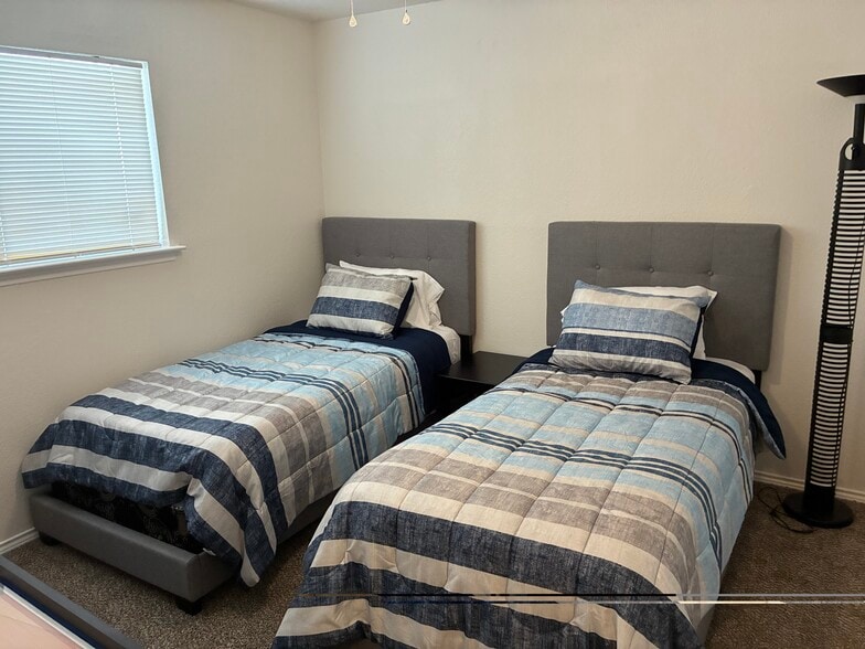 Building Photo - 509 Crowley Rd