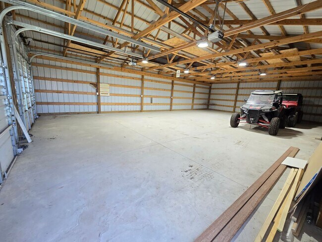 Building Photo - 2 Bedroom Ranch home- HORSES ALLOWED