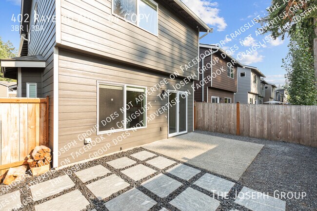 Building Photo - 402 Raybird Ave