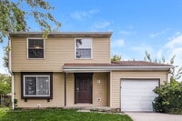 Building Photo - 822 Woodlark Dr