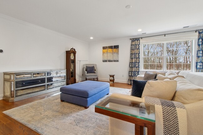 Building Photo - 57 Overbrook Dr
