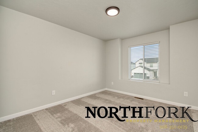 Building Photo - This New Meridian Home is Waiting For You!